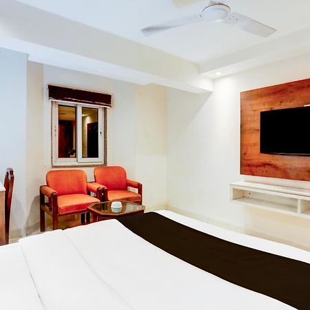 Super Townhouse Padav Square Gwalior Formerly Hotel Shelter Eksteriør bilde