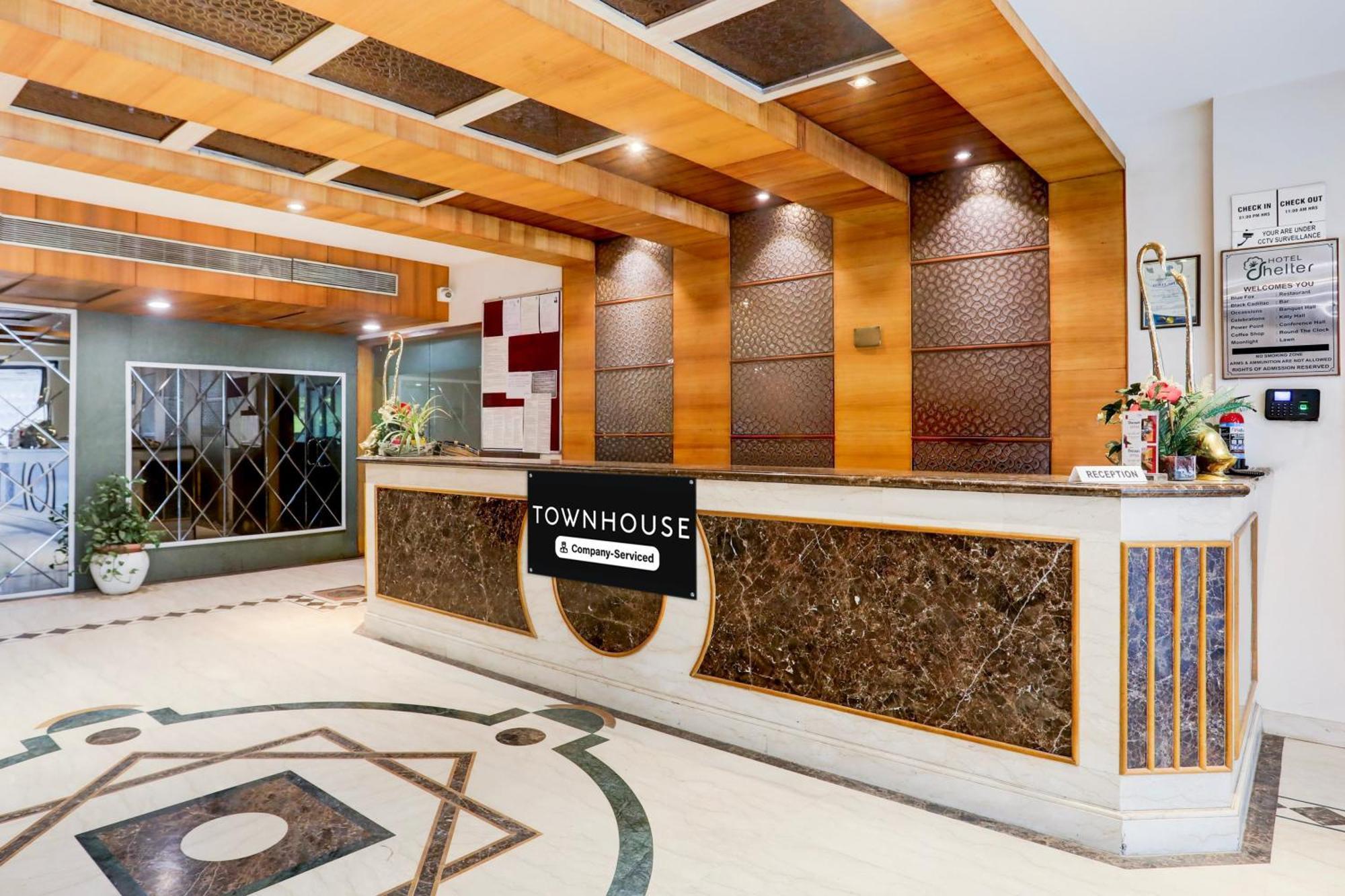 Super Townhouse Padav Square Gwalior Formerly Hotel Shelter Eksteriør bilde